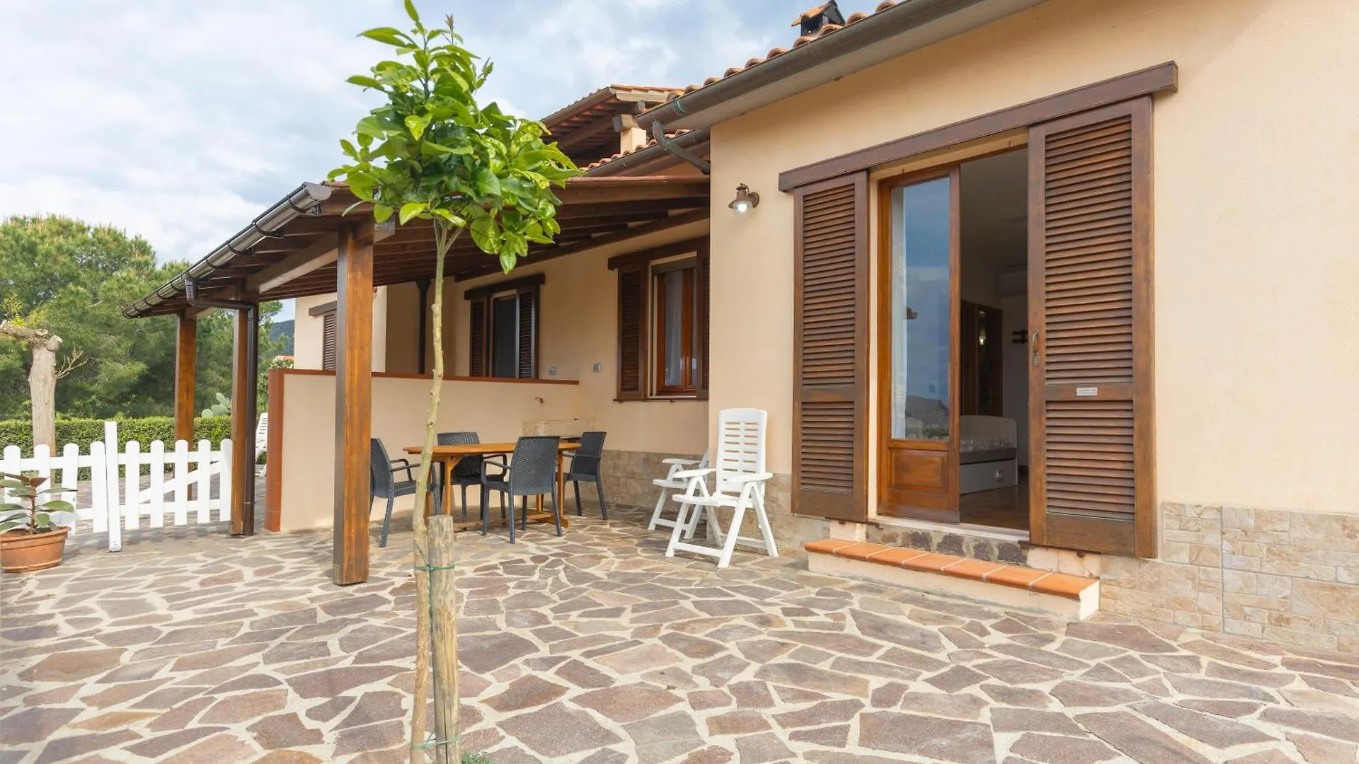Holiday home Appartamenti La Chiocciola - Helloelba Lacona Italy